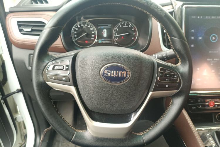Used SWM X7 2017 1.5T Automatic Smart Enjoyment Version 7 Seats Steering Wheel