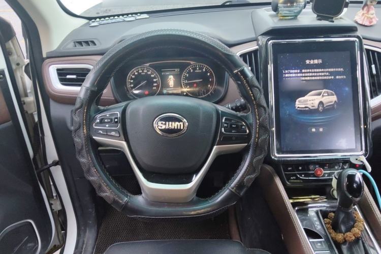 Used SWM X7 2017 1.5T Automatic Smart Enjoyment Version 7 Seats Steering Wheel