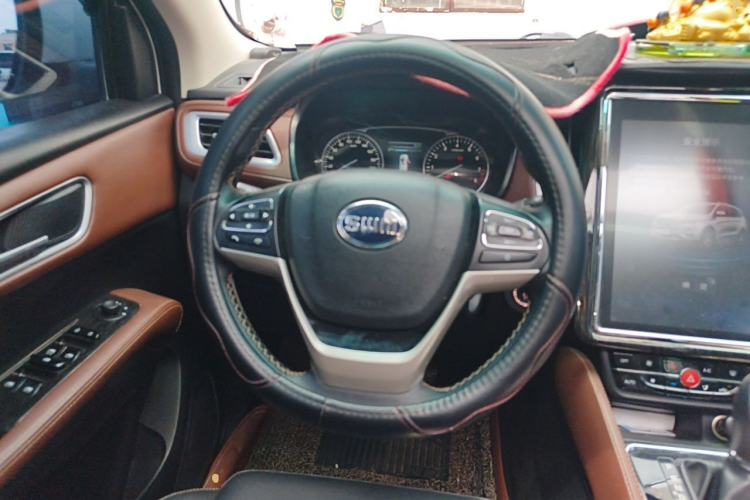 Used SWM X7 2017 1.5T Automatic Smart Enjoyment Version 7 Seats Steering Wheel