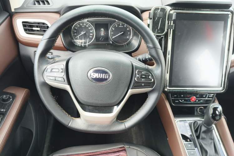 Used SWM X7 2017 1.5T Automatic Smart Enjoyment Version 7 Seats Steering Wheel