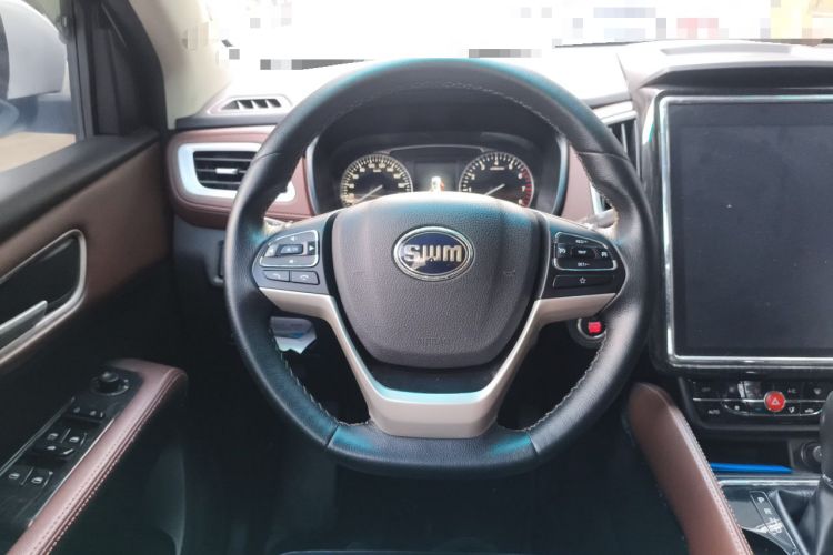 Used SWM X7 2017 1.5T Automatic Smart Enjoyment Version 7 Seats Steering Wheel