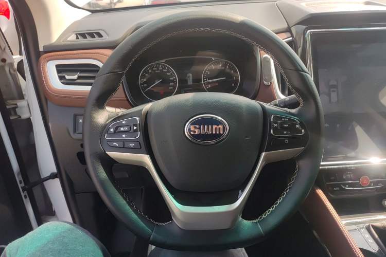 Used SWM X7 2017 1.5T Automatic Smart Enjoyment Version 7 Seats Steering Wheel