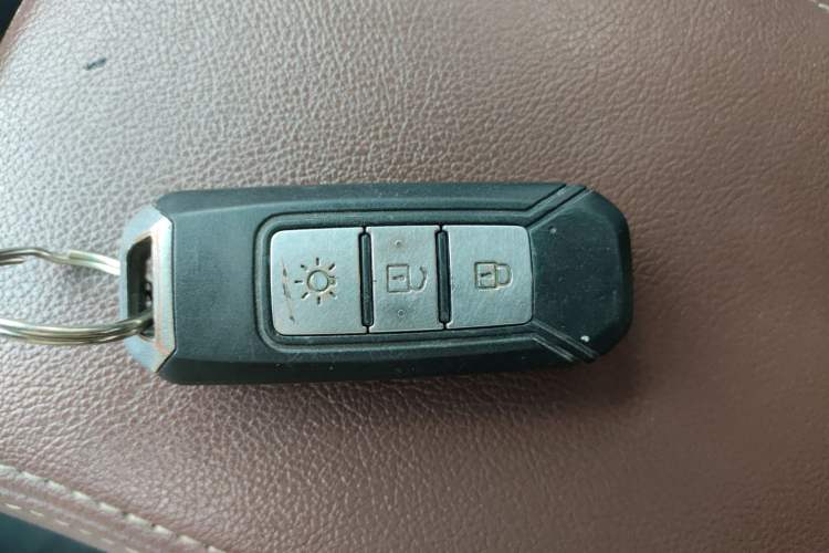 Used SWM X7 2017 1.5T Automatic Smart Enjoyment Version 7 Seats Vehicle Key