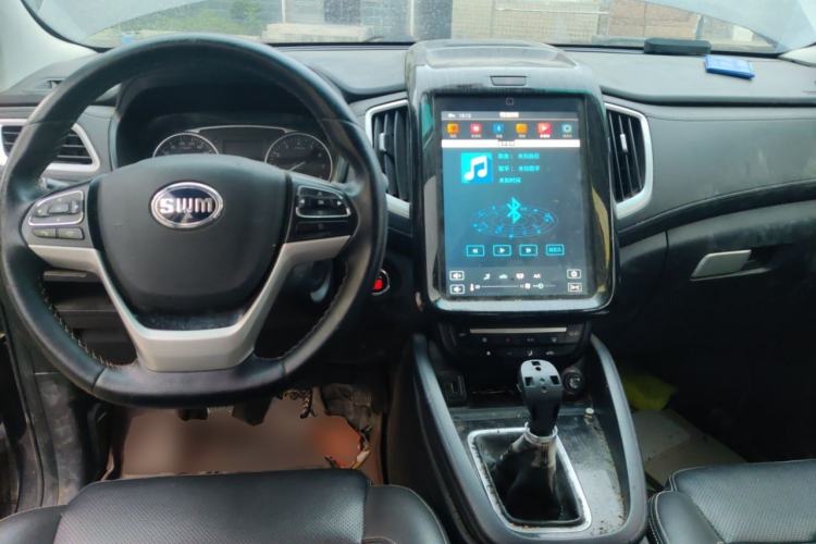 Used SWM X7 2018 1.8L Manual Luxury Edition 7 Seats Center Console