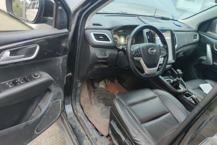 Used SWM X7 2018 1.8L Manual Luxury Edition 7 Seats Driver Seat