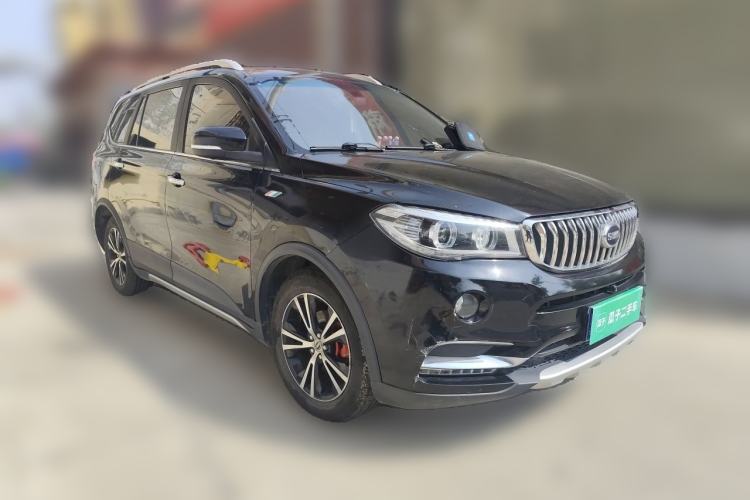 Used SWM X7 2018 1.8L Manual Luxury Edition 7 Seats Front Right 45 Deg