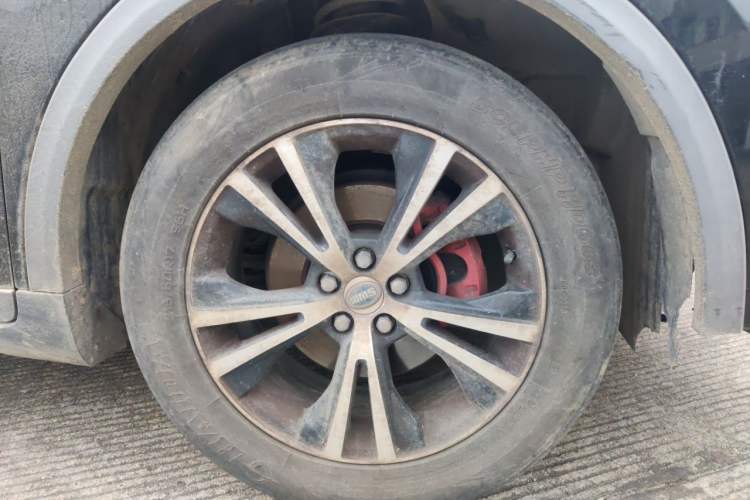 Used SWM X7 2018 1.8L Manual Luxury Edition 7 Seats Right Front Wheel Hub