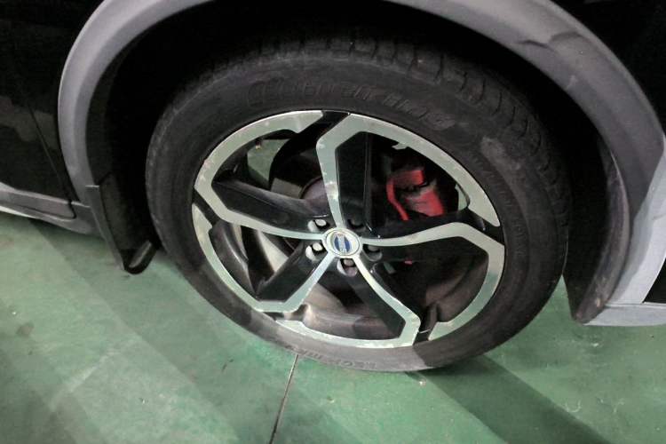 Used SWM X7 2018 1.5T Automatic Smart Enjoyment Version 7 Seats Right Front Wheel Hub