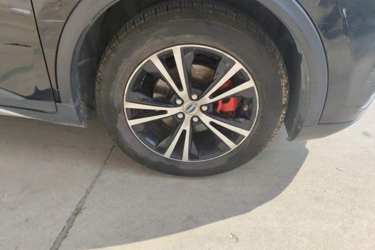 Used SWM X7 2018 1.8L Manual Luxury Edition 7 Seats Right Front Wheel Hub