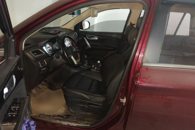 Used SWM X7 2018 1.5T Manual Luxury Version 7 Seats Driver Seat