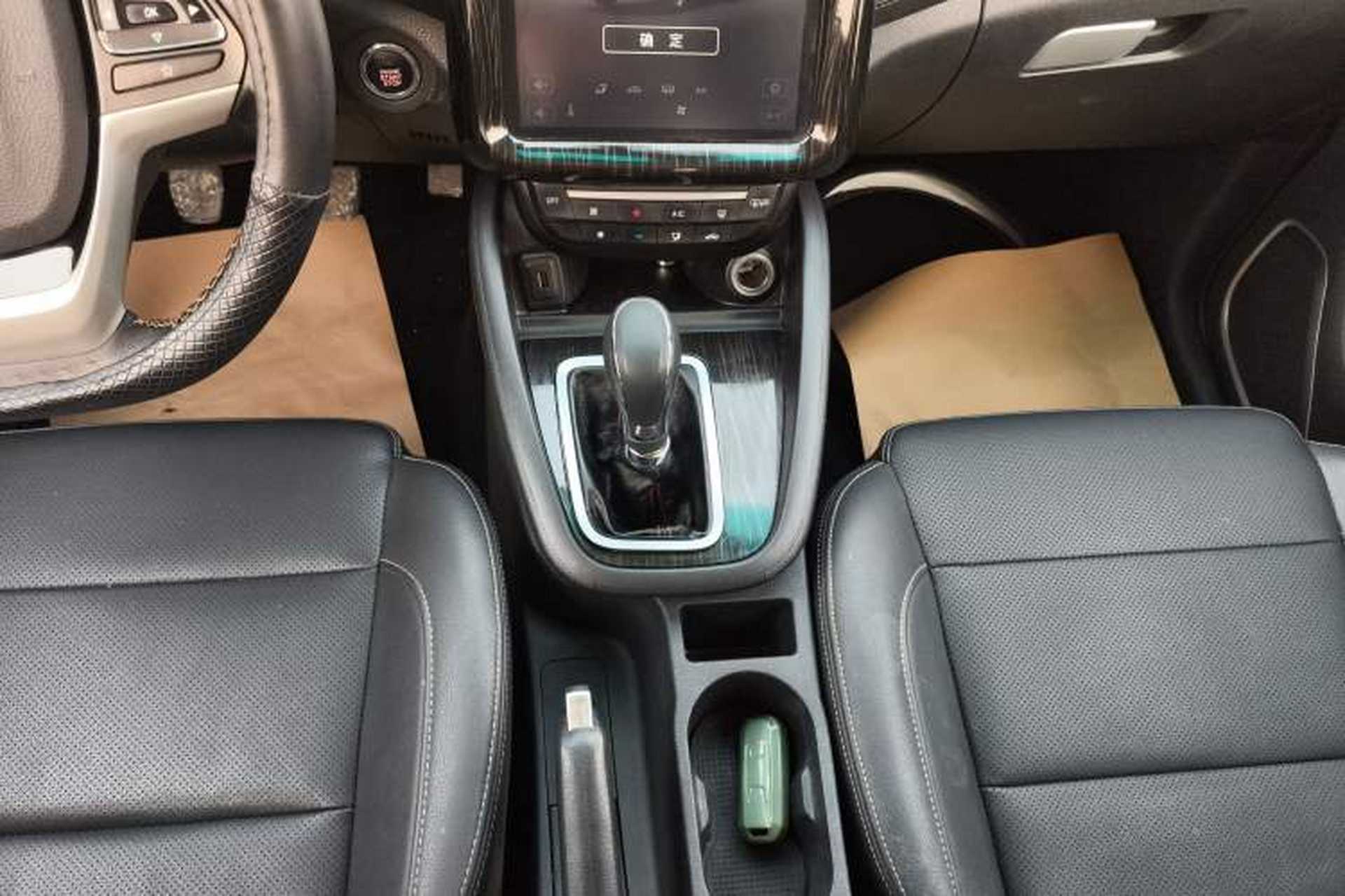 Used SWM X7 2018 1.5T Manual Luxury Version 7 Seats Gear Lever