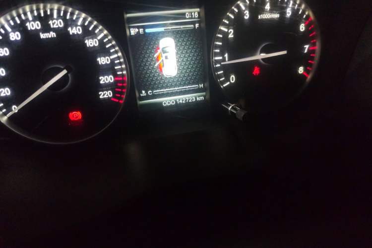 Used SWM X7 2018 1.5T Manual Luxury Version 7 Seats Odometer Close Up