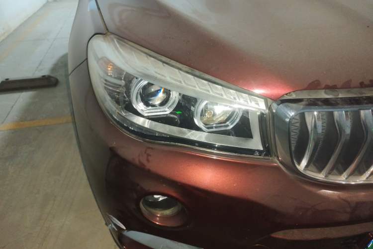 Used SWM X7 2018 1.5T Manual Luxury Version 7 Seats Right Front Headlight