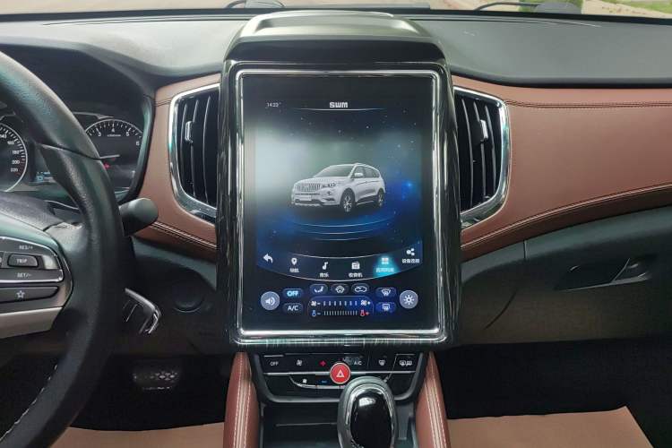 Used SWM X7 2018 Facelift 1.5T Automatic Comfort Version 7 Seats Audio And AC Panel