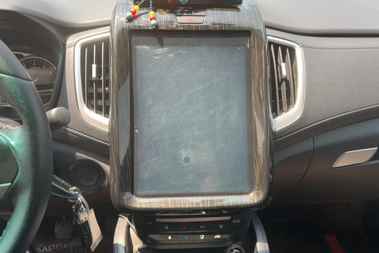 Used SWM X7 2018 1.8L Manual Comfort Version 7 Seats Audio And AC Panel