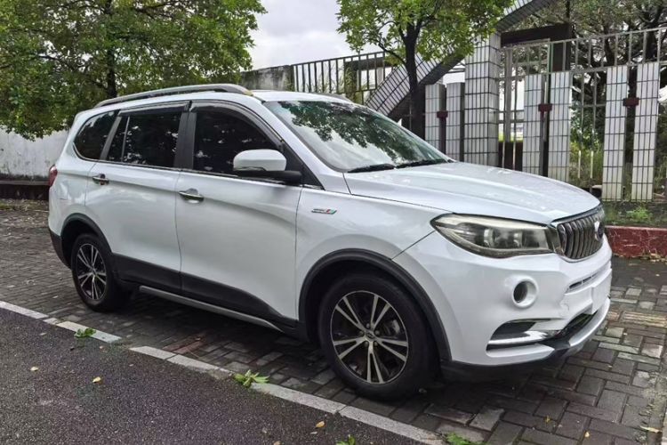 Used SWM X7 2018 Revised Version 1.8L Manual Comfort Edition 7 Seats Exterior 2