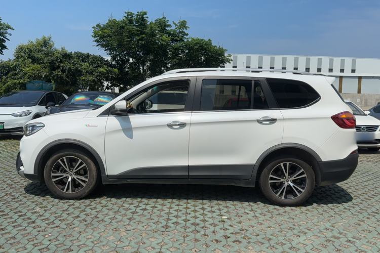 Used SWM X7 2018 1.8L Manual Comfort Version 7 Seats Exterior 3