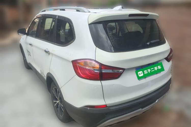 Used SWM X7 2018 Revised Version 1.8L Manual Comfort Edition 7 Seats Exterior 3