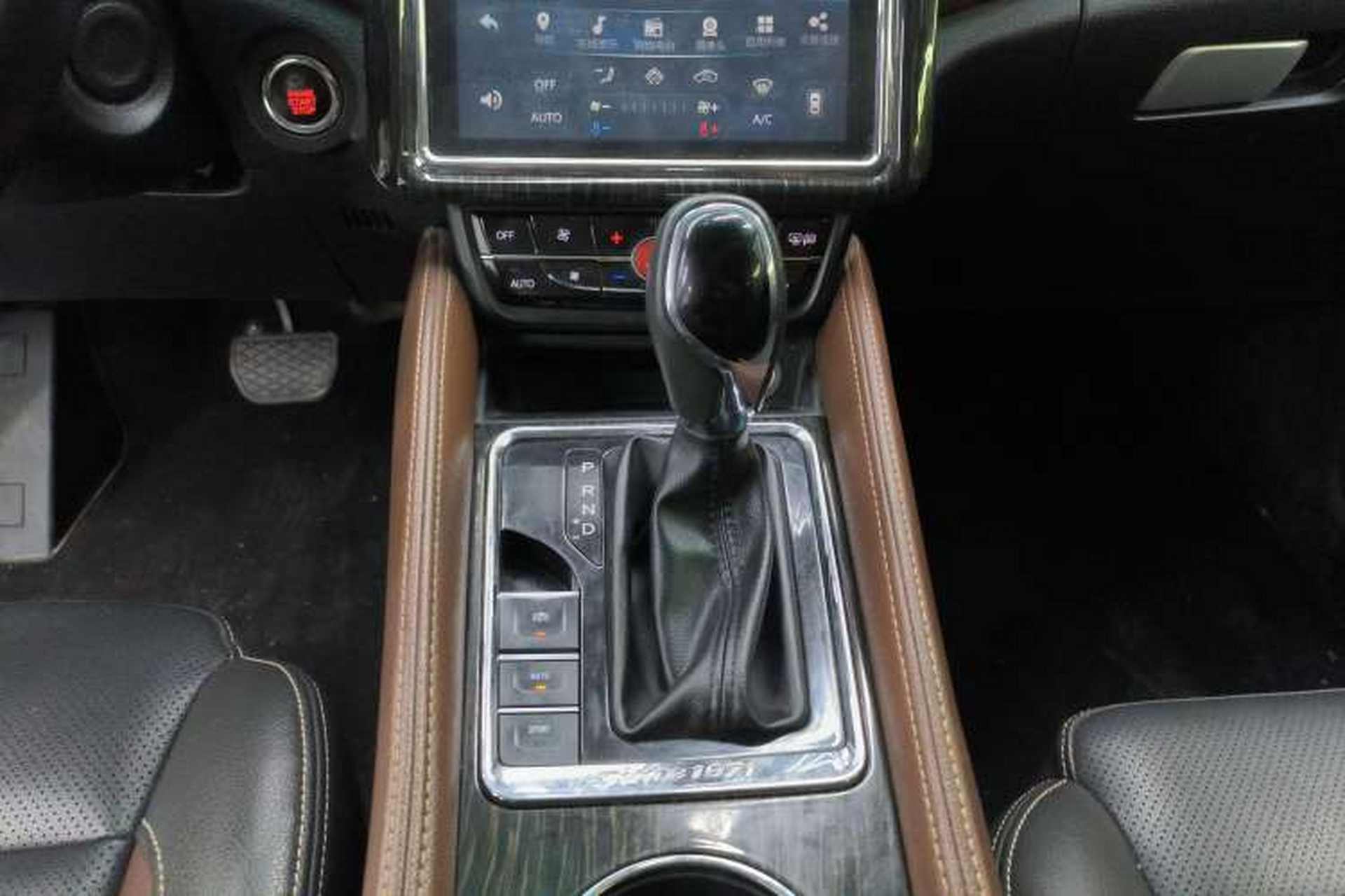 Used SWM X7 2018 1.5T Automatic Prestige Version 7 Seats Gear Lever