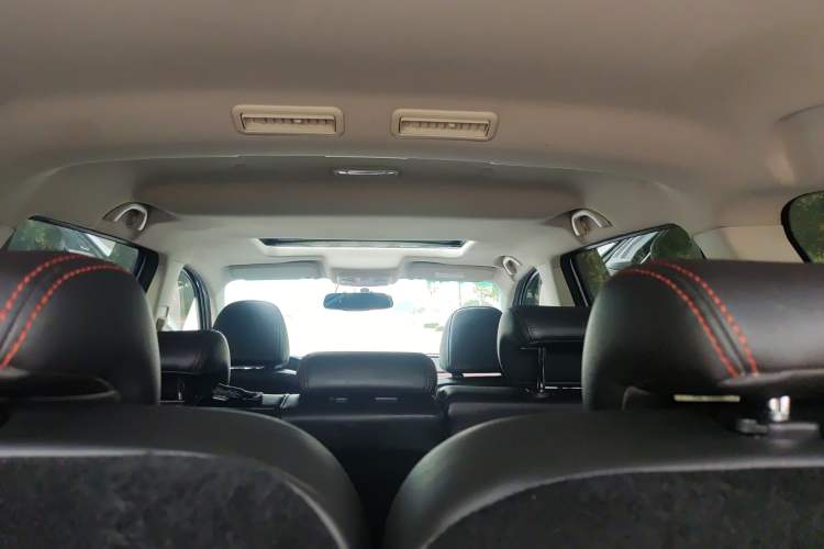 Used SWM X7 2018 Facelift 1.5T Automatic Comfort Version 7 Seats Headliner