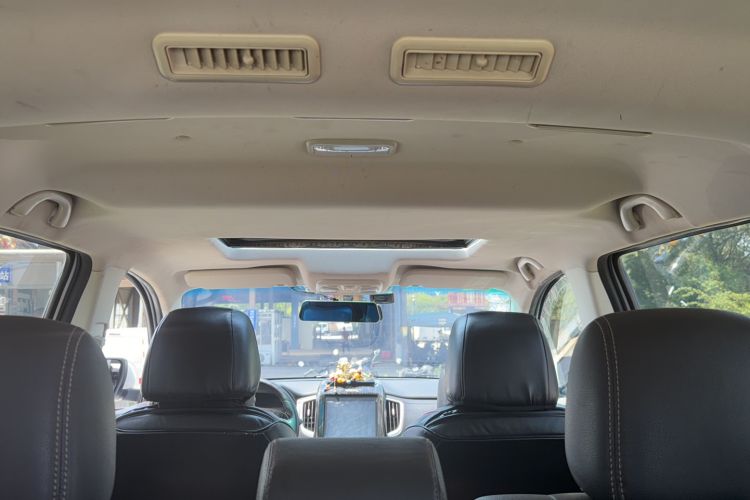 Used SWM X7 2018 1.8L Manual Comfort Version 7 Seats Headliner