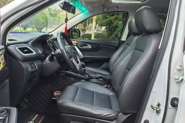 Used SWM X7 2018 Revised Version 1.8L Manual Comfort Edition 7 Seats Interior 2