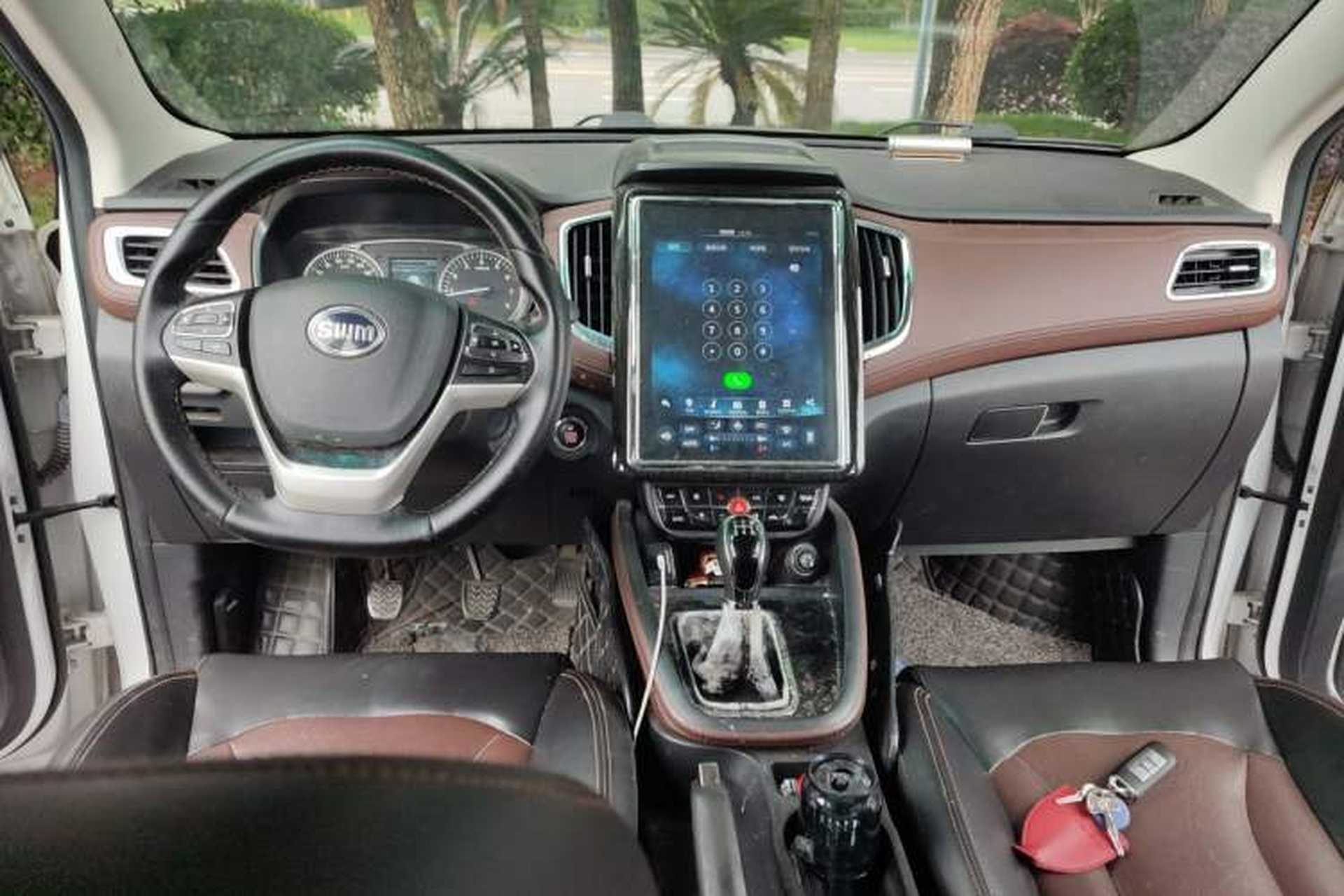 Used SWM X7 2018 1.5T Manual Luxury Connected Version 7 Seats Interior 2