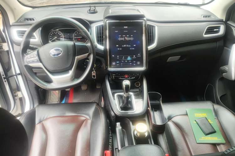 Used SWM X7 2018 Revised Version 1.8L Manual Comfort Edition 7 Seats Interior 2
