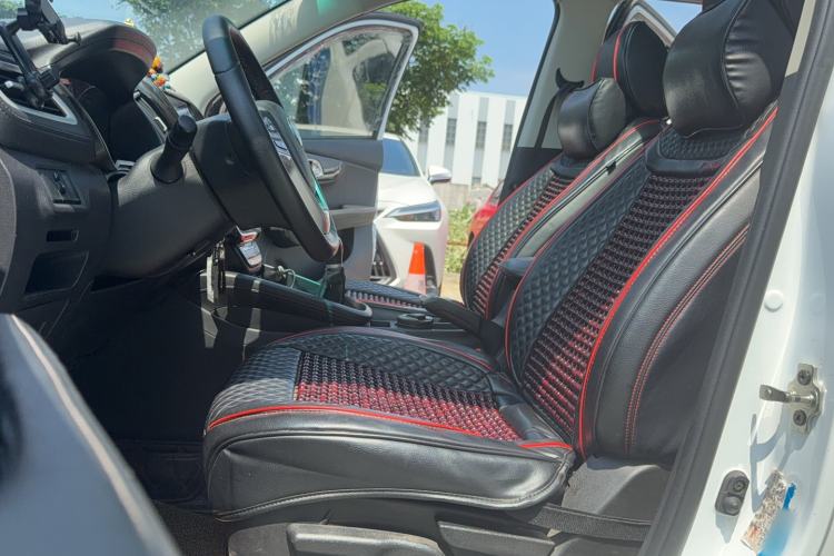 Used SWM X7 2018 1.8L Manual Comfort Version 7 Seats Interior 3