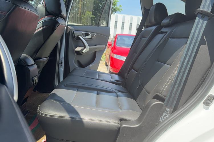 Used SWM X7 2018 1.8L Manual Comfort Version 7 Seats Interior 4