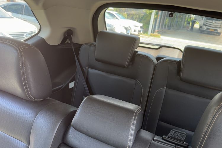 Used SWM X7 2018 1.8L Manual Comfort Version 7 Seats Interior 5