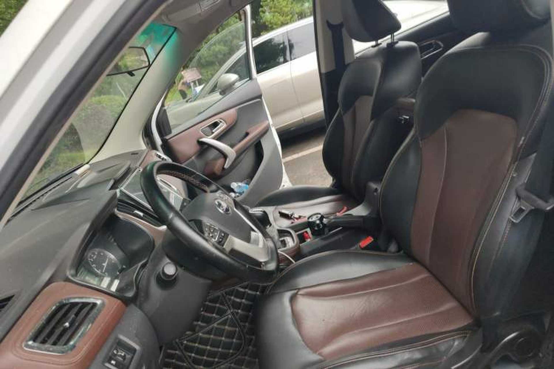 Used SWM X7 2018 1.5T Manual Luxury Connected Version 7 Seats Left Front Seat