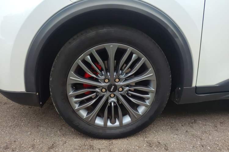 Used SWM X7 2018 Facelift 1.5T Automatic Comfort Version 7 Seats Left Front Wheel Hub