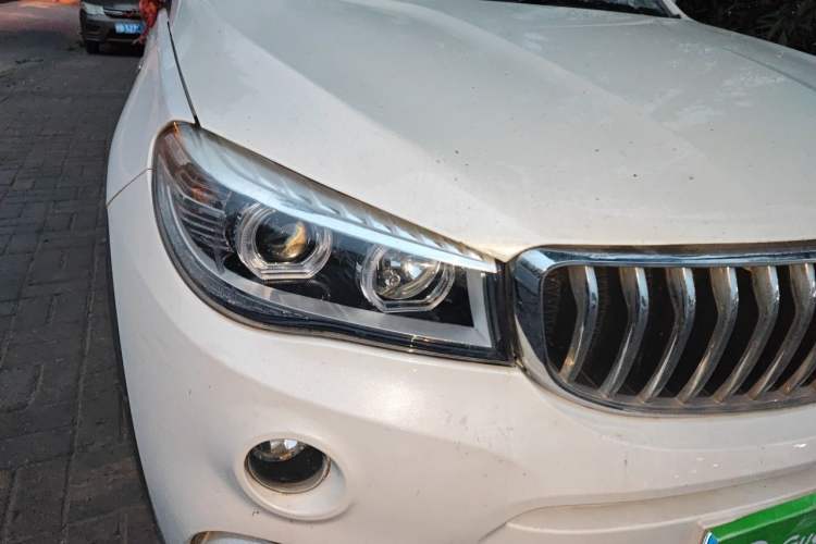Used SWM X7 2018 Revised Version 1.8L Manual Comfort Edition 7 Seats Right Front Headlight