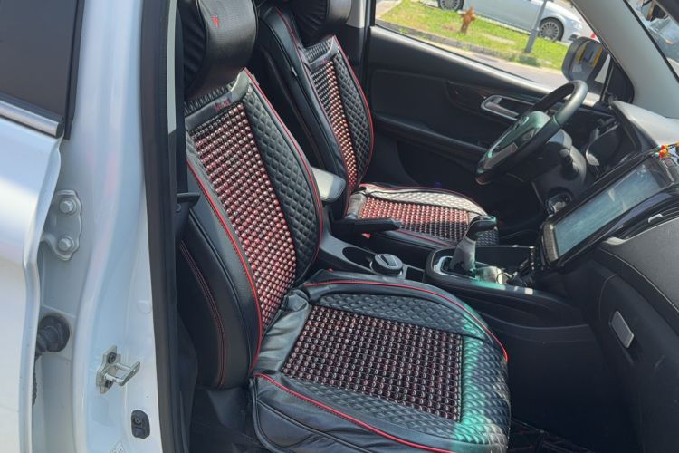 Used SWM X7 2018 1.8L Manual Comfort Version 7 Seats Right Front Seat