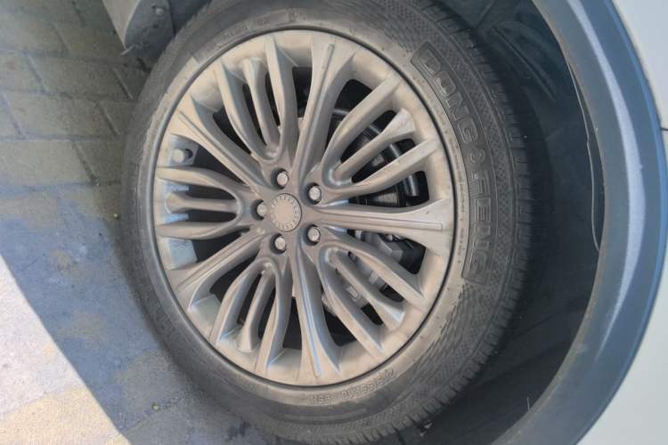 Used SWM X7 2018 Facelift 1.5T Manual Comfort Version 7 Seats Right Front Wheel Hub