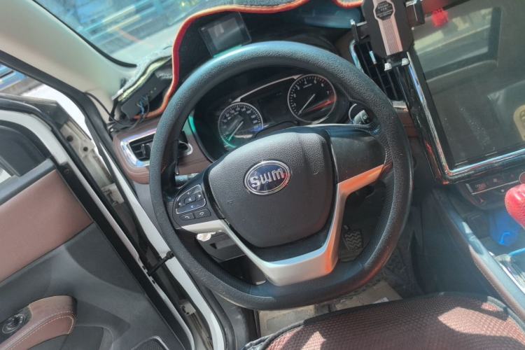 Used SWM X7 2018 Facelift 1.5T Manual Comfort Version 7 Seats Steering Wheel