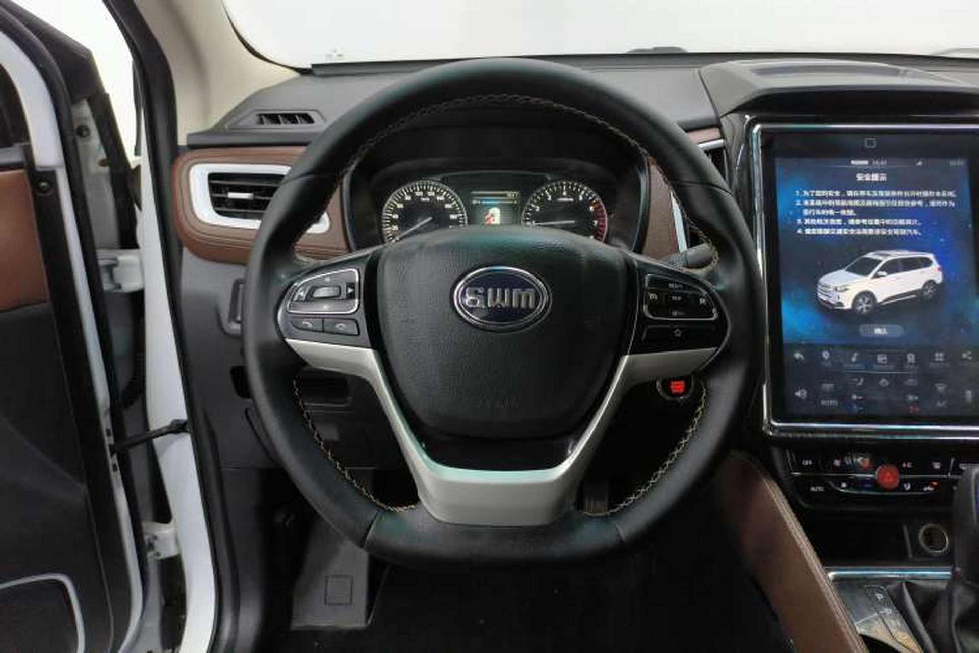 Used SWM X7 2018 1.5T Automatic Prestige Version 7 Seats Steering Wheel