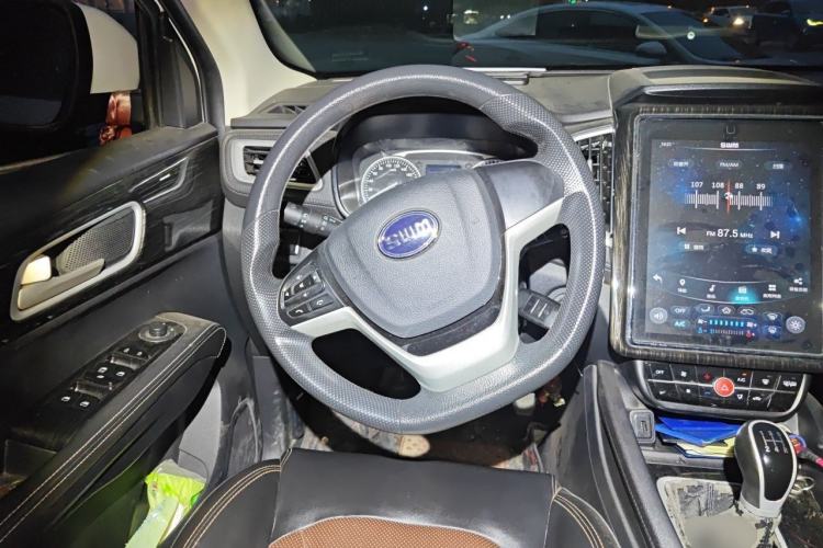 Used SWM X7 2018 Revised Version 1.8L Manual Comfort Edition 7 Seats Steering Wheel