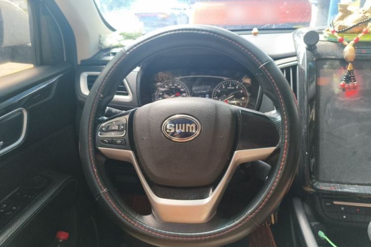 Used SWM X7 2018 1.8L Manual Comfort Version 7 Seats Steering Wheel