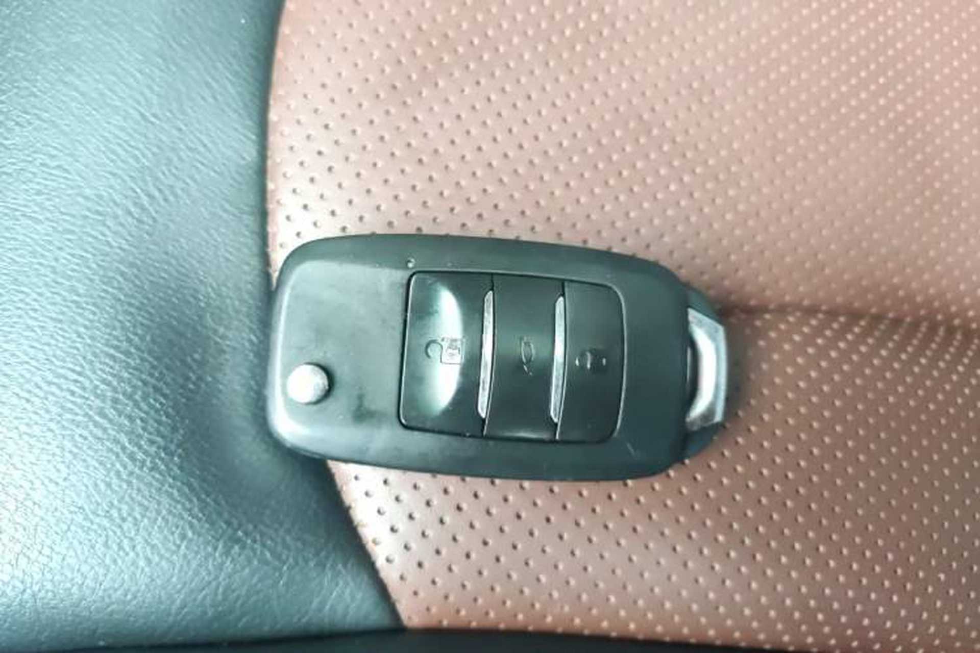 Used SWM X7 2018 Facelift 1.5T Automatic Comfort Version 7 Seats Vehicle Key