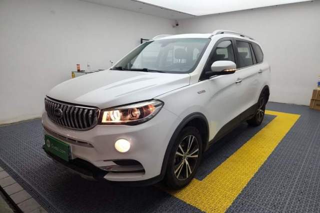 Używany SWM X7 2018 1.8L Manual Comfort Version 7 Seats