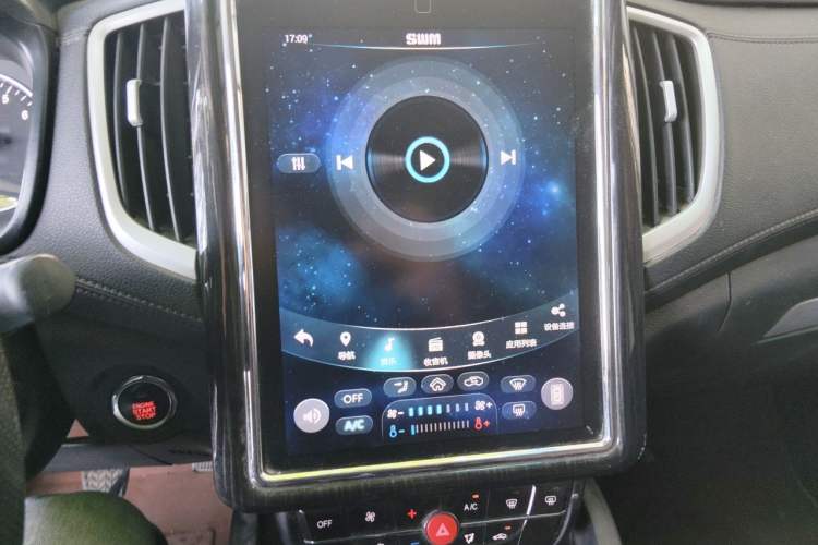 Used SWM X7 2020 2.0L Manual Comfort Version 7 Seats Audio And AC Panel