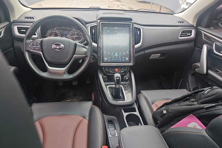 Used SWM X7 2020 2.0L Manual Comfort Version 7 Seats Center Console