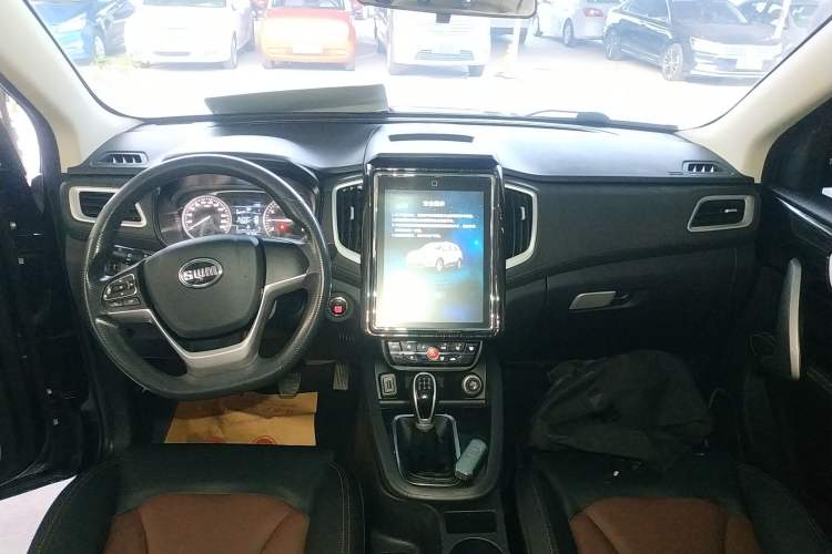 Used SWM X7 2020 2.0L Manual Comfort Version 7 Seats Center Console