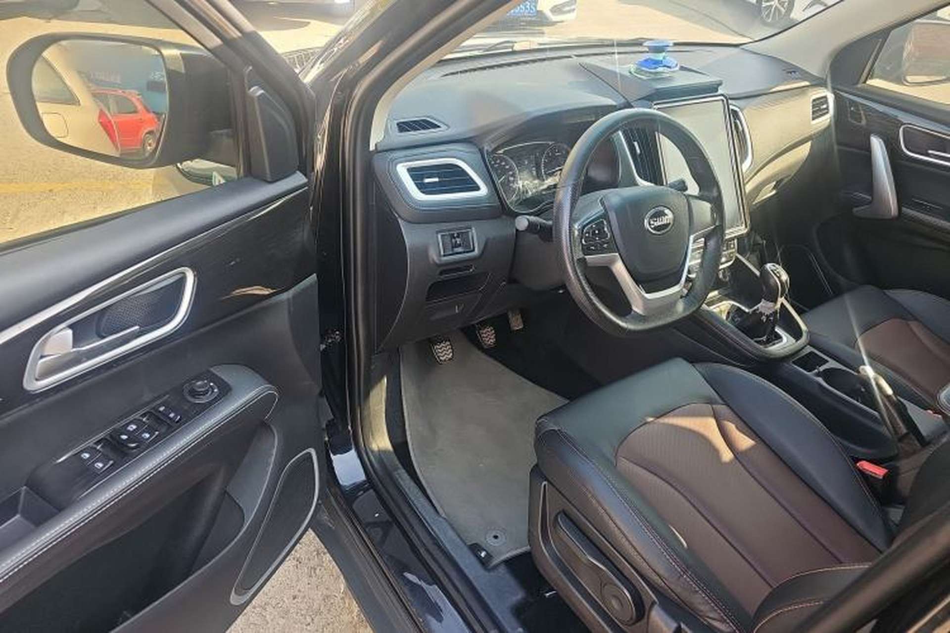 Used SWM X7 2020 2.0L Manual Comfort Version 7 Seats Driver Seat