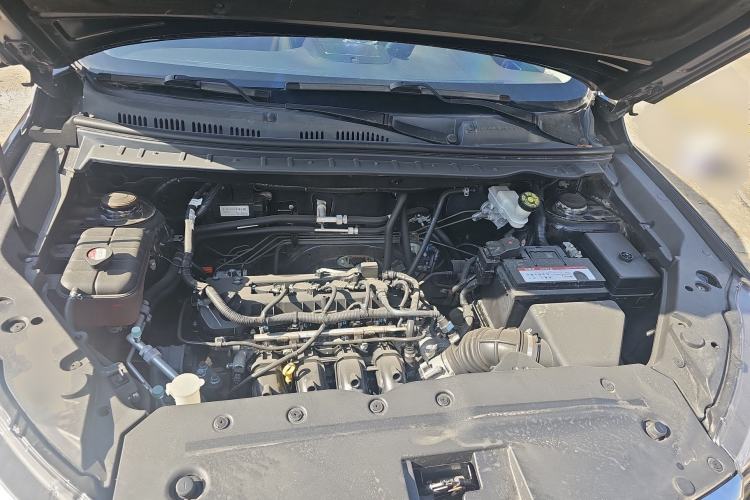 Used SWM X7 2020 2.0L Manual Comfort Version 7 Seats Engine Bay