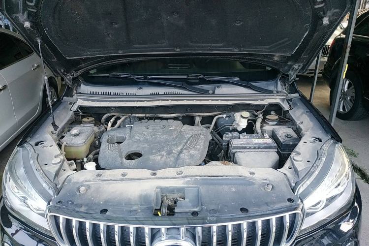 Used SWM X7 2020 2.0L Manual Comfort Version 7 Seats Engine Bay