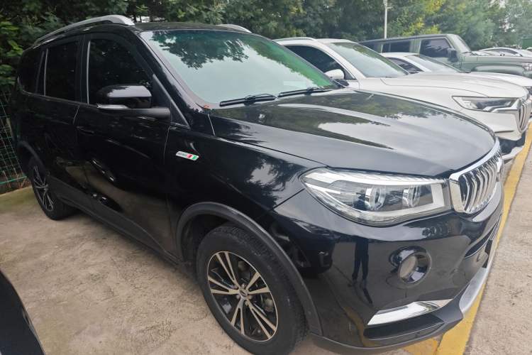 Used SWM X7 2020 2.0L Manual Comfort Version 7 Seats Exterior 2