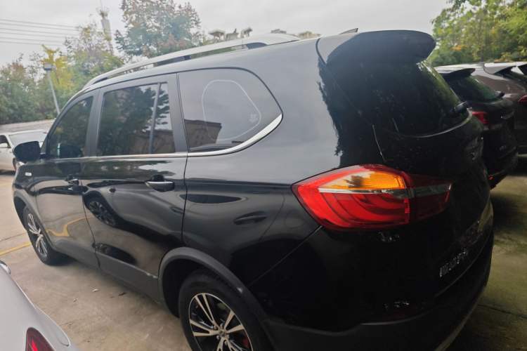 Used SWM X7 2020 2.0L Manual Comfort Version 7 Seats Exterior 3